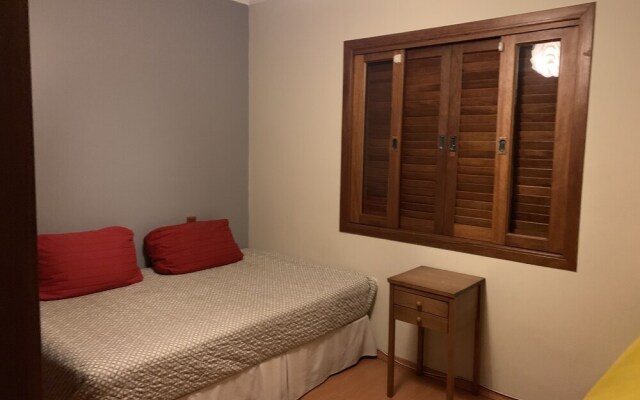 Espaço gourmet e home-office na Granja Viana