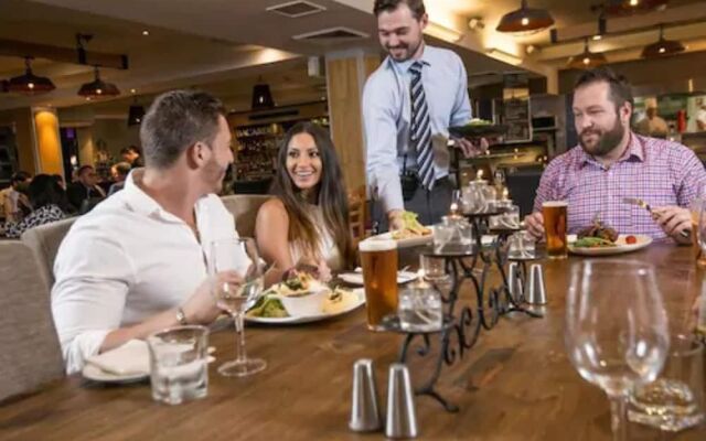 Colmslie Hotel Suites & Conference Centre