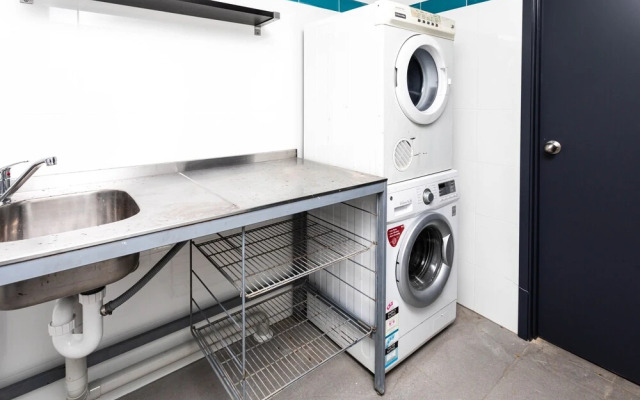 Airlie Sun & Sand Accommodation 6