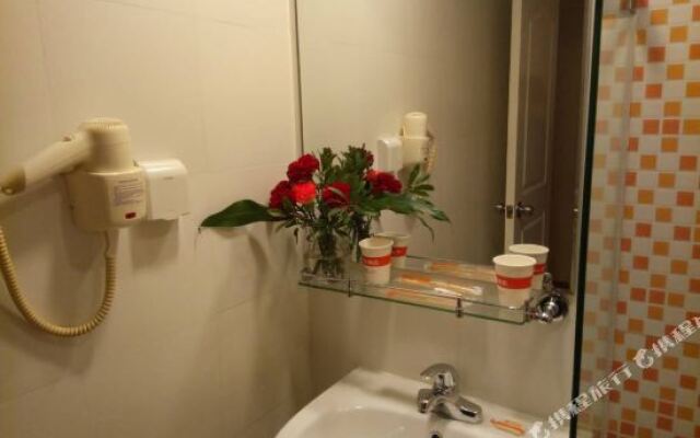 Home Inn (Guilin Nanxishan Park Wayaokou)