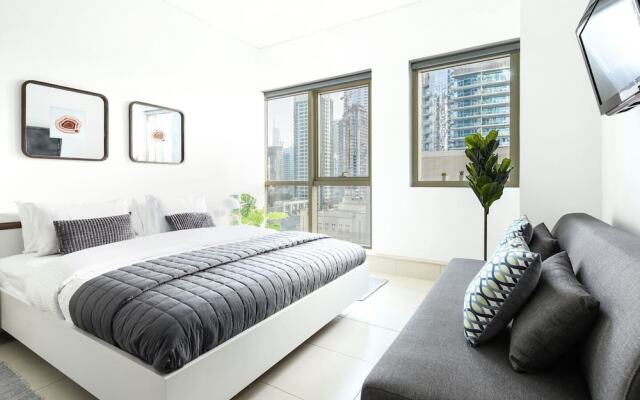 Minutes From JBR Beach! Beautiful 1BR in Marina!