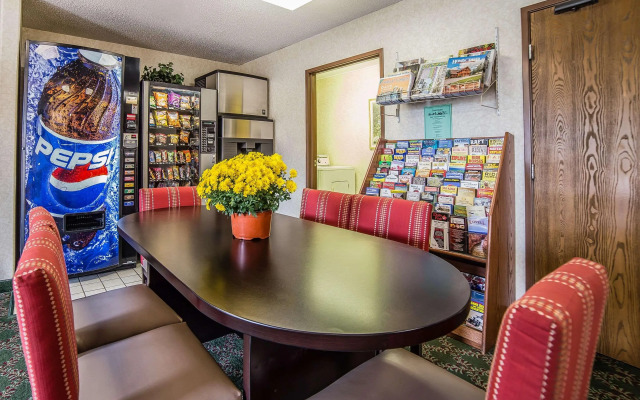 Yellowstone River Inn & Suites
