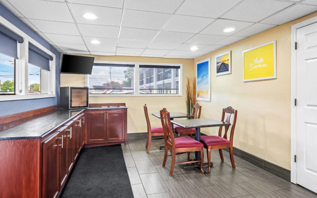 Days Inn by Wyndham Jacksonville NC