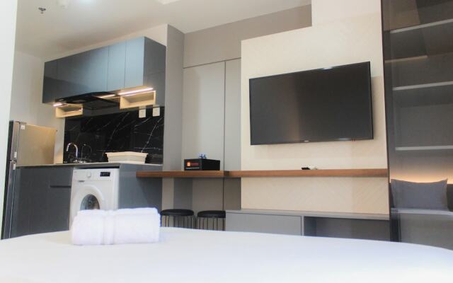 Homey and Comfort Studio at West Vista Apartment