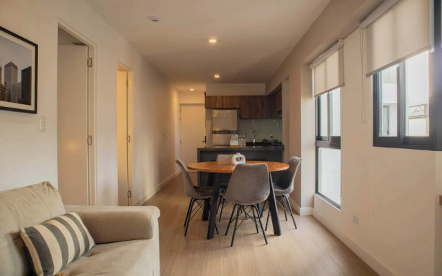 w Astounding 1BR in San Isidro