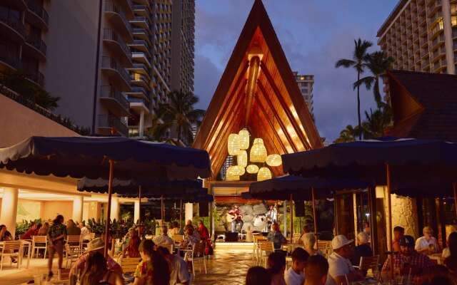 OUTRIGGER Reef Waikiki Beach Resort