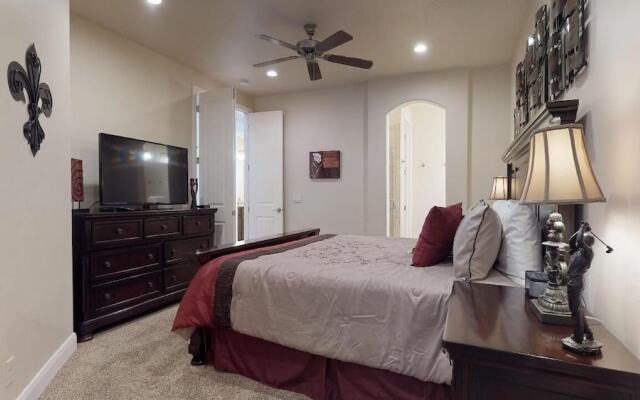 Southern Delight 3 Bedroom Apts by RedAwning