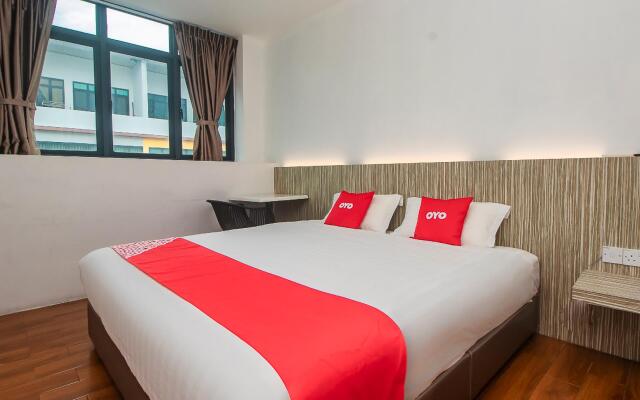 OYO 90102 7 Days Lodge