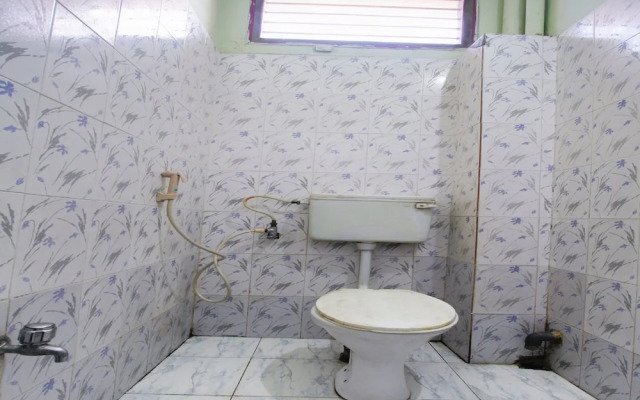 SPOT ON 60738 Senaithalaivar Residency