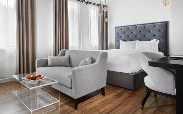 Mount Alverno Luxury Resorts