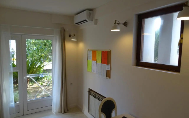 Job studio apartments