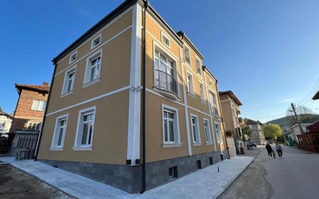 Луксозни студия “Старият Батак” / Luxury studios “The Old Batak”