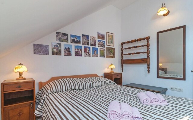 Nice Apartment in Bol With 2 Bedrooms and Wifi