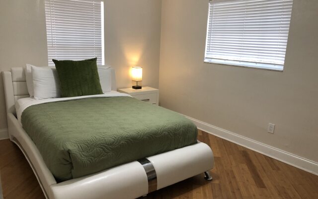 Casa Ria Luxury House w Private Pool Near Aventura Mall