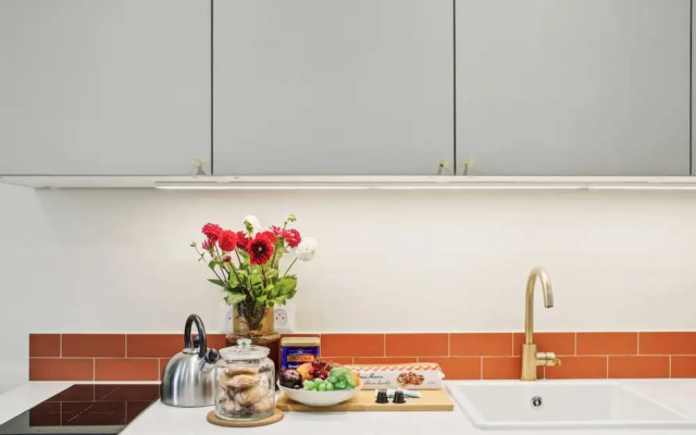 Ganneron in Paris With 1 Bedrooms and 1 Bathrooms