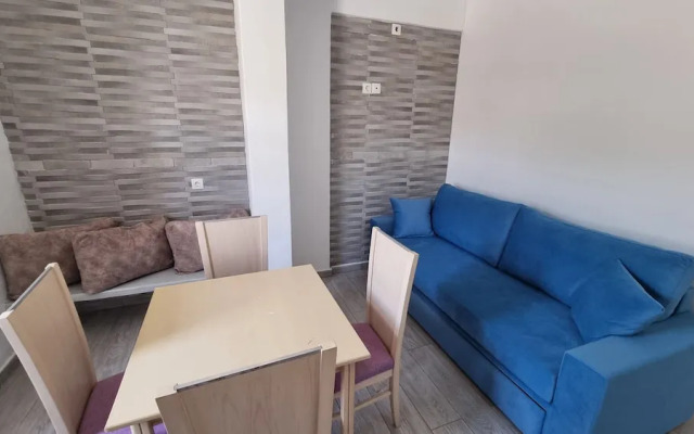 Leon Lux Apartments