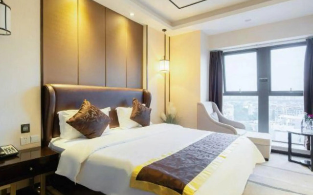 Four Alloy Nan Hotel