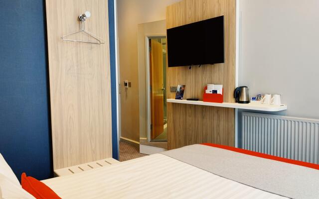 Holiday Inn Express London Victoria, an IHG Hotel