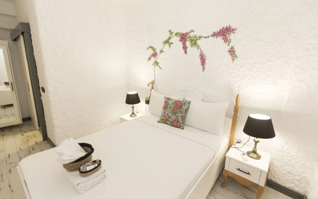 Mastika 1944 Alacati