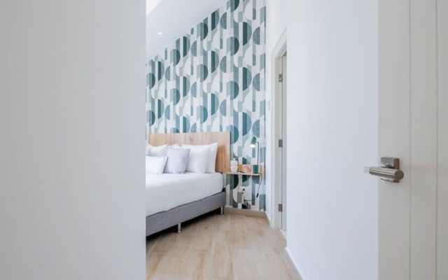 w Lovely 3BR With Modern Balcony in Panama