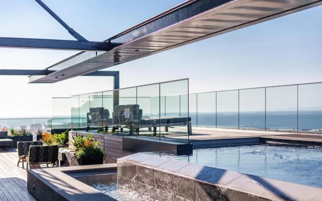 Luxuriuous 1 Bedroom in 16 on Bree
