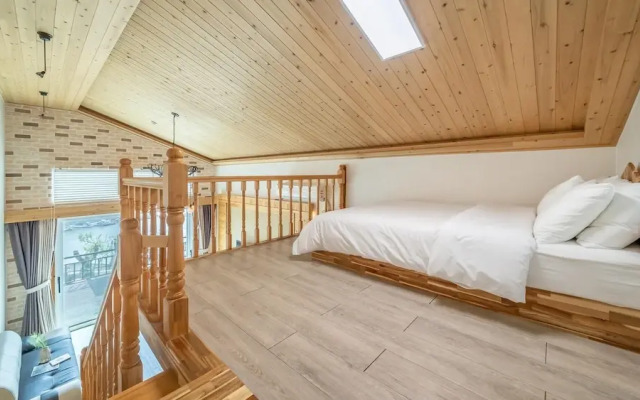 Yeosu Arum Oceanview Whole House Pension