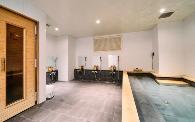 Hotel Plus Hostel TOKYO ASAKUSA 1