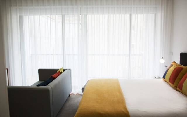 White Almada Oporto Apartments