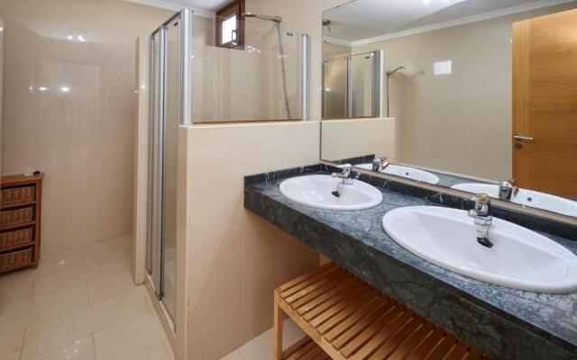 Villa Azure - LH122 By Villas Now Ltd