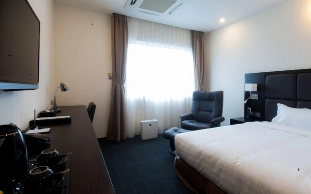 Sakura Hotel 3