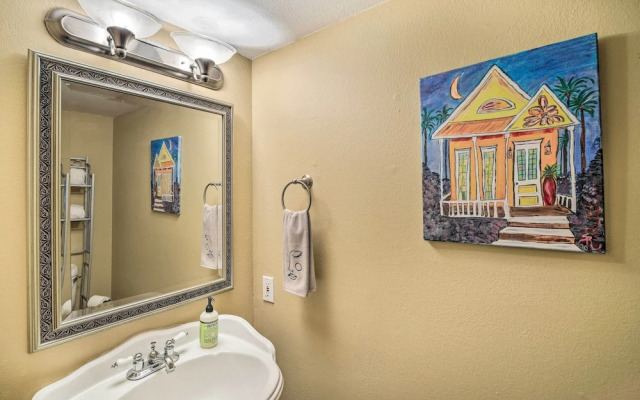 Charming Montrose Townhome With Private Pool!