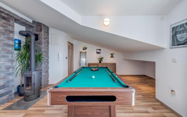 SUMMER ORCHID - Spacious Duplex By The Beach & PS5