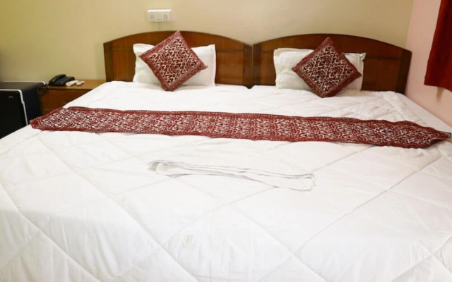 Goroomgo Diamond Plaza Rajgir