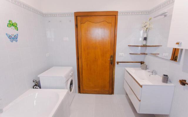 Domus Leonardo-Private Free Parking