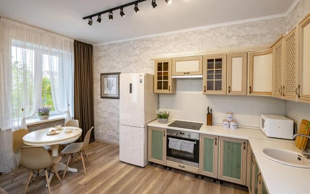 Бель на улице Верхнепортовая