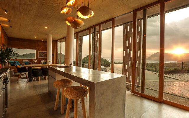 Seven Havens Residence