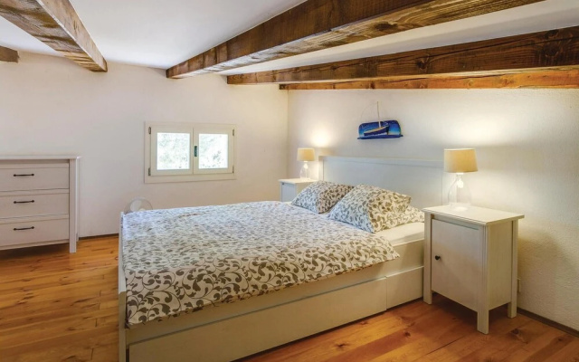 Stunning Home in Cunski With 1 Bedrooms
