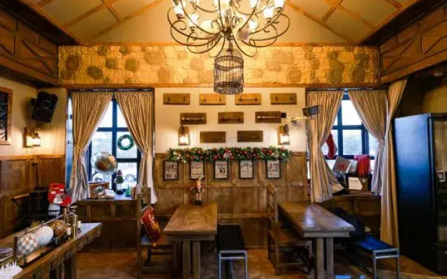 Leaky Cauldron Magic Train Homestay