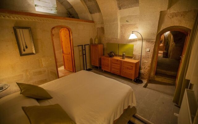 Asmali Cave House