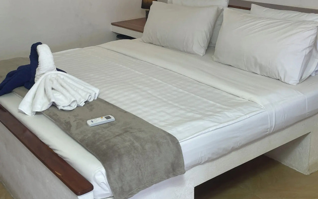Parrot Resort Moalboal