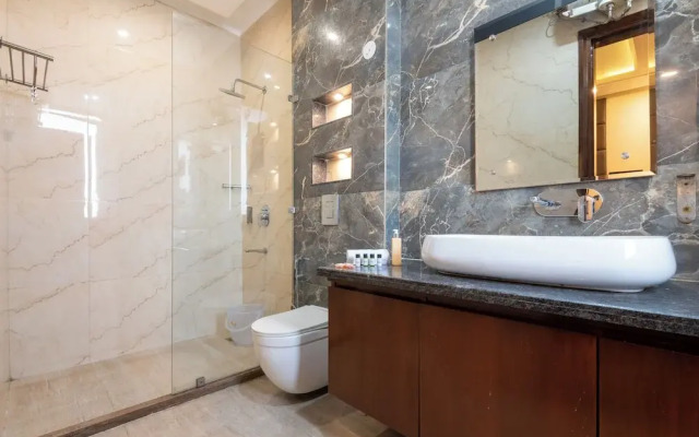 Saavi Hotel Sector- 46