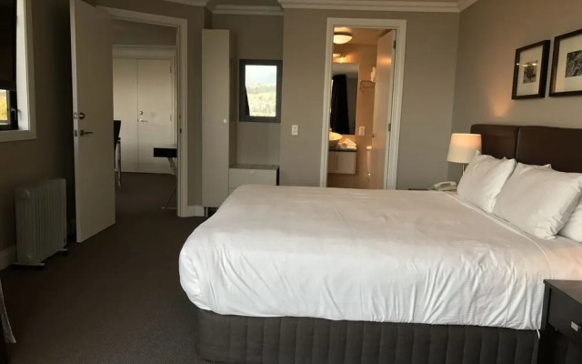 Luxury Lake Suites