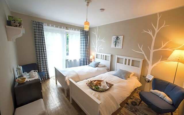 B&B Lakeview