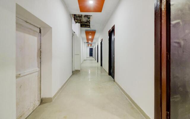 OYO 76841 Hotel Happy Stay