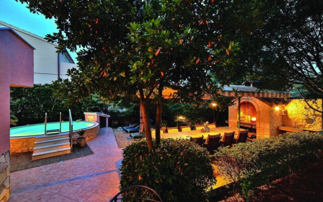 Amazing Home in Jadrija With Wifi and 4 Bedrooms