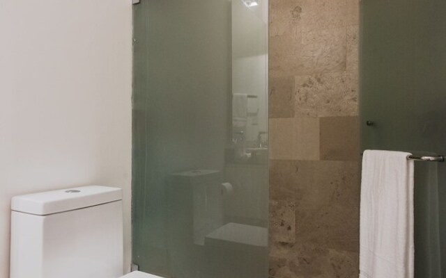 Luxury Penthouse with Hot Tub & Rooftop