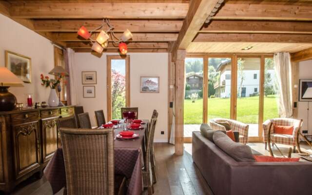 Cozy Chalet in Rhone Alpes With Terrace