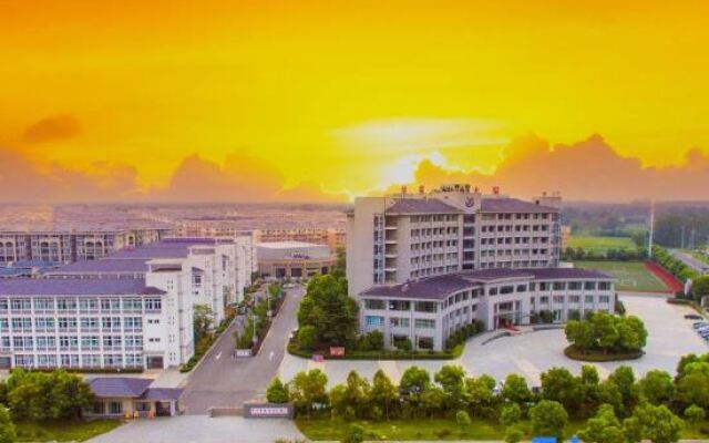 Tian Chang xueyuan mansion hotel