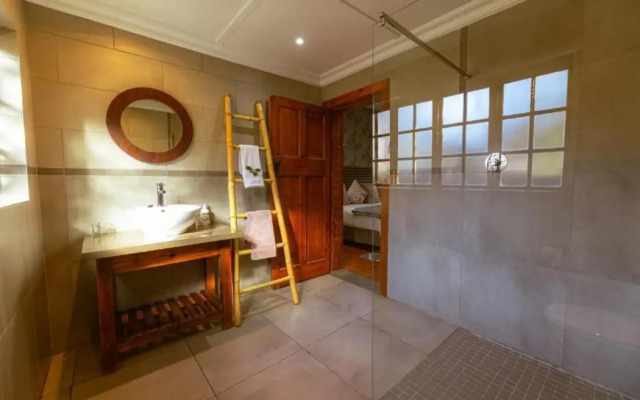 Отель Telos at Connor