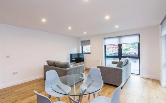 Stunning 2bed Flat in Bond House